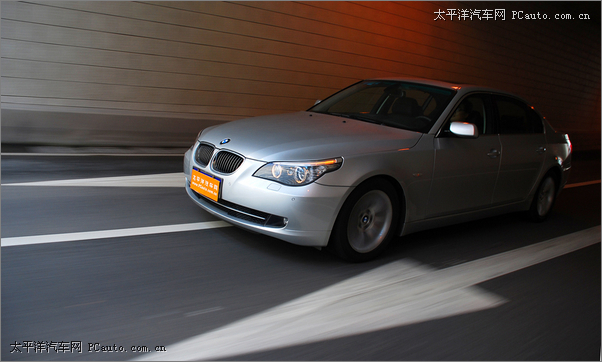 奢华运动风PCauto全面测试BMW530Li(图2)