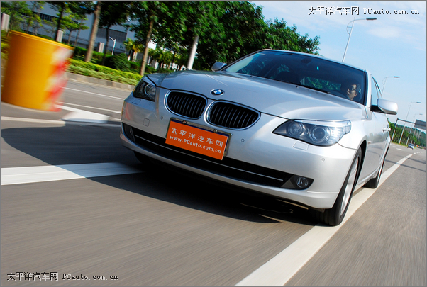 奢华运动风PCauto全面测试BMW530Li(图12)